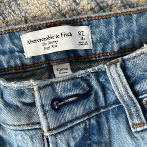 Abercrombie & Fitch The skinny High Rise Curve Love Jeans size 27/4 regular